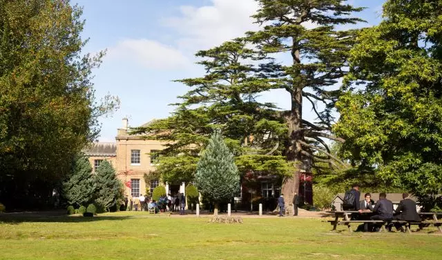 G5的摇篮-英国圣约翰公学