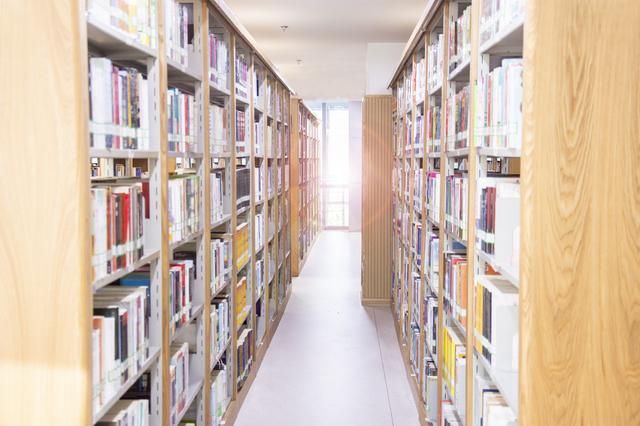 英国罗汉普顿大学在2022年qs排名是第几位？