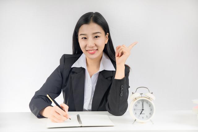 格拉纳达大学学费是多少