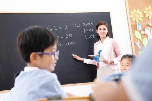 加拿大康考迪亚大学本科学费一年需要多少钱？
